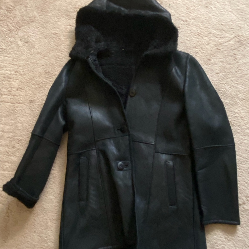 Mid-length Shearling walking coat